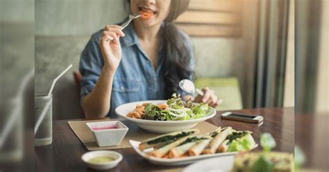 夢見同朋友食飯|夢見跟朋友一起吃飯是什麼意思